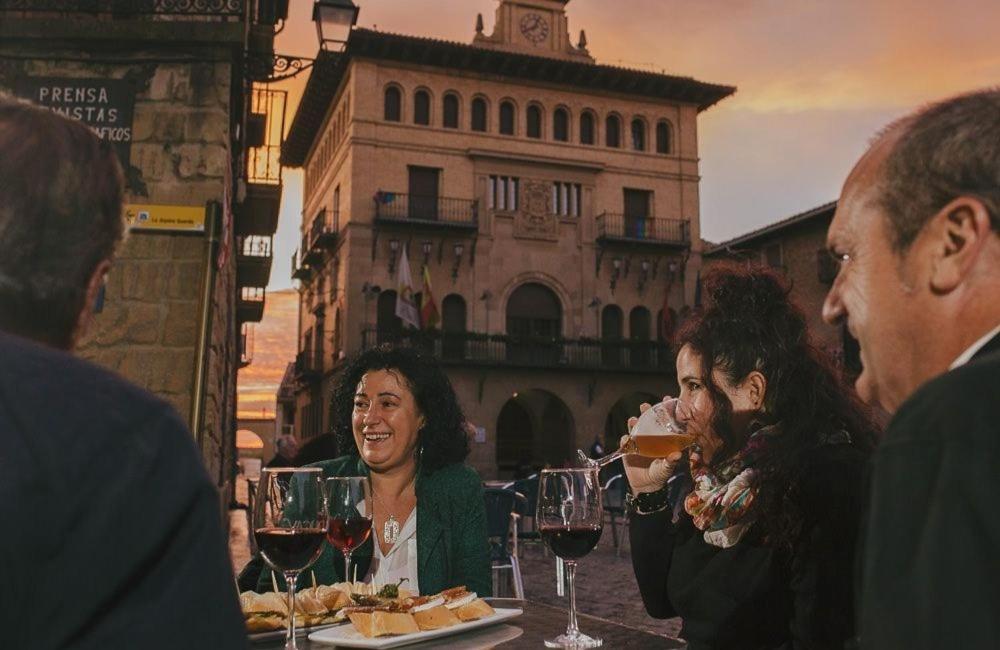 Hotel&Bar Ducay Olite Zewnętrze zdjęcie