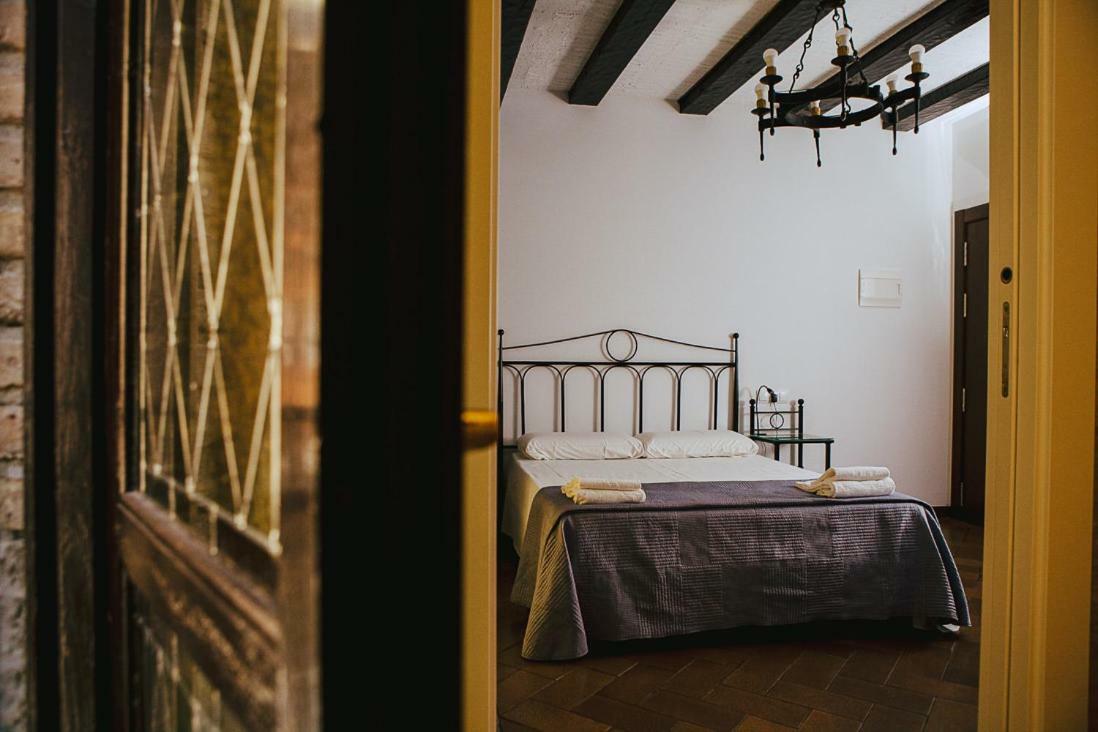 Hotel&Bar Ducay Olite Zewnętrze zdjęcie