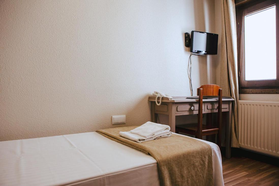 Hotel&Bar Ducay Olite Zewnętrze zdjęcie