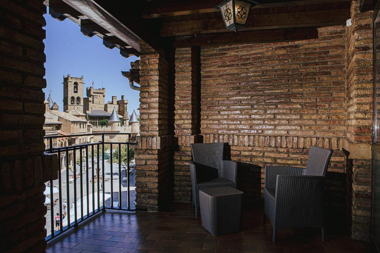 Hotel&Bar Ducay Olite Zewnętrze zdjęcie