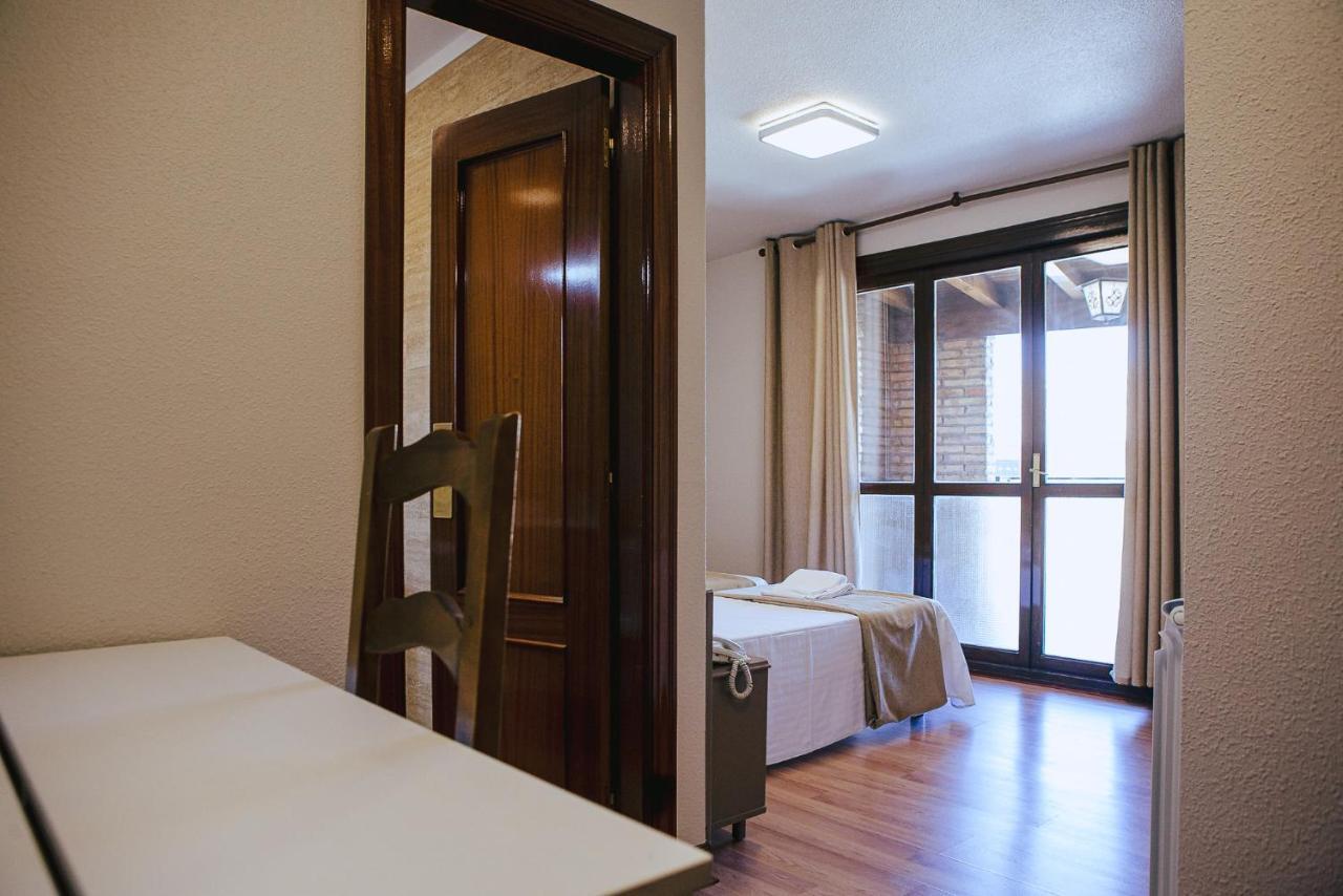 Hotel&Bar Ducay Olite Zewnętrze zdjęcie